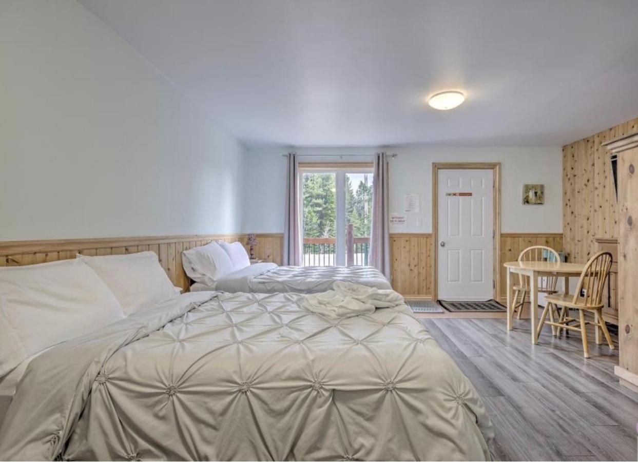 Motel Hebergement Chez Le D Saint Zenon Zewnętrze zdjęcie